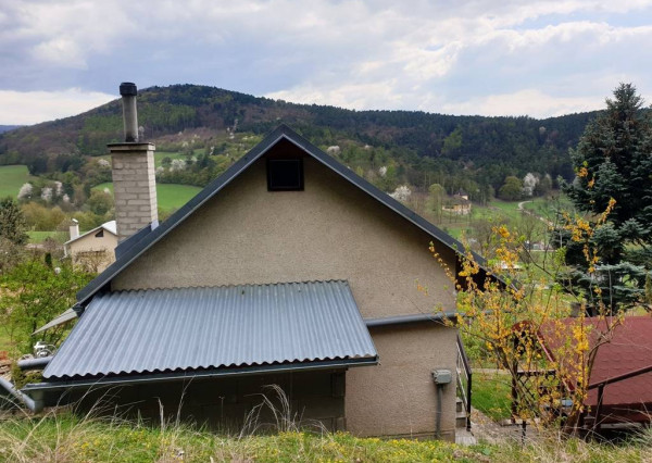 Záhradná murovaná chata s pozemkom 554 m2 - Hôrka n/V, NMnV