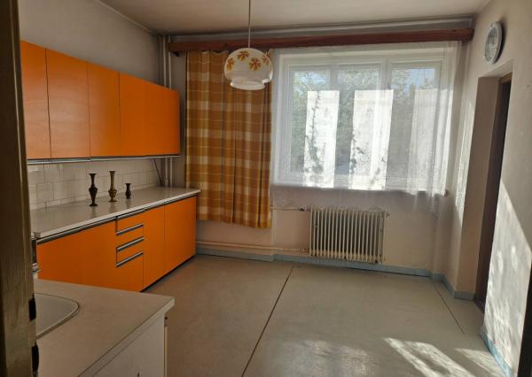 Rodinný dom na podnikanie v službách v obci Beluši Rezervované