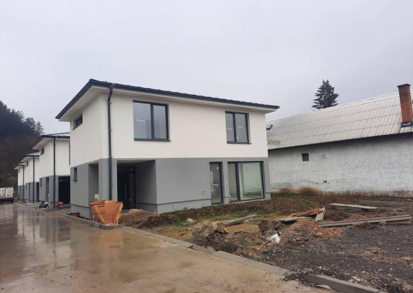 4 izbový dom v Streženiciach-Púchov poschodový