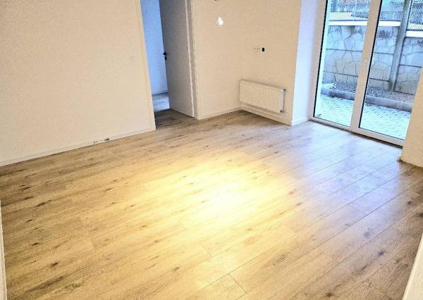 2 izbový byt Bánovce nad Bebravou / CENTRUM / TERASA 7 m2 / KOMPLETNÁ 