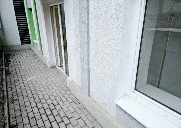 2 izbový byt Bánovce nad Bebravou / CENTRUM / TERASA 7 m2 / KOMPLETNÁ 
