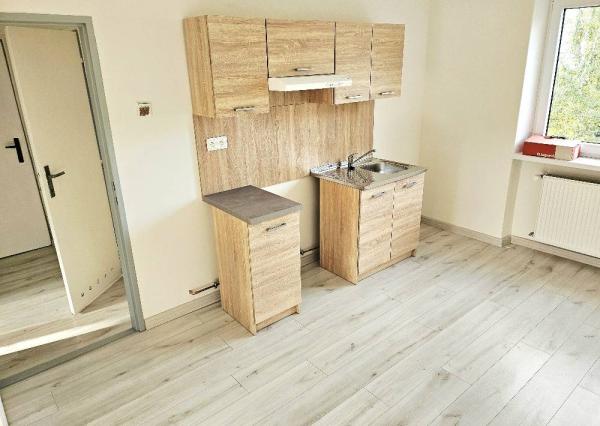 2 izbový byt Bánovce nad Bebravou / CENTRUM  / 57 m2/  2 x PIVNICA