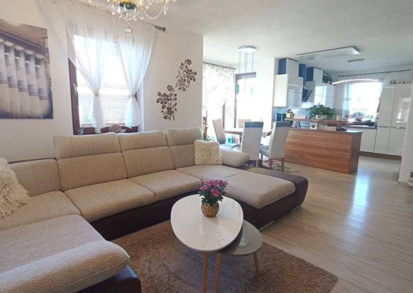 Novinka! Rodinný dom s bazénom v lukratívnej lokalite - Nitra - Prameň