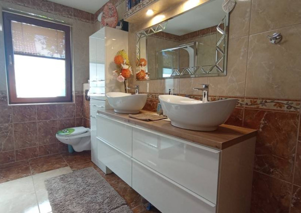 Novinka! Rodinný dom s bazénom v lukratívnej lokalite - Nitra - Prameň