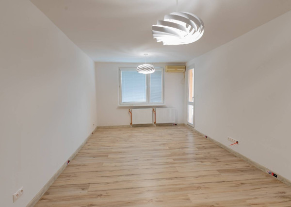 Výnimočný 4-izbový byt s balkónom, 85 m², Radničné nám., Dunaj.Streda