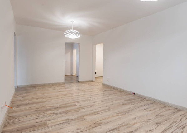 Výnimočný 4-izbový byt s balkónom, 85 m², Radničné nám., Dunaj.Streda