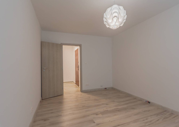 Výnimočný 4-izbový byt s balkónom, 85 m², Radničné nám., Dunaj.Streda