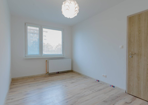 Výnimočný 4-izbový byt s balkónom, 85 m², Radničné nám., Dunaj.Streda