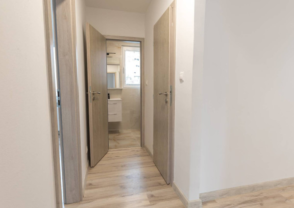 Výnimočný 4-izbový byt s balkónom, 85 m², Radničné nám., Dunaj.Streda