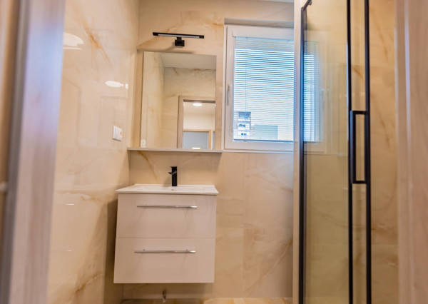 Výnimočný 4-izbový byt s balkónom, 85 m², Radničné nám., Dunaj.Streda