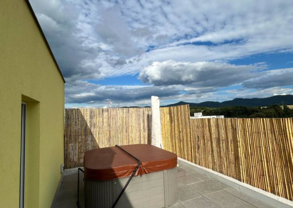 Luxusný 3 izbový mezonetový byt v UrbanParku (105 m2)-Trenčín