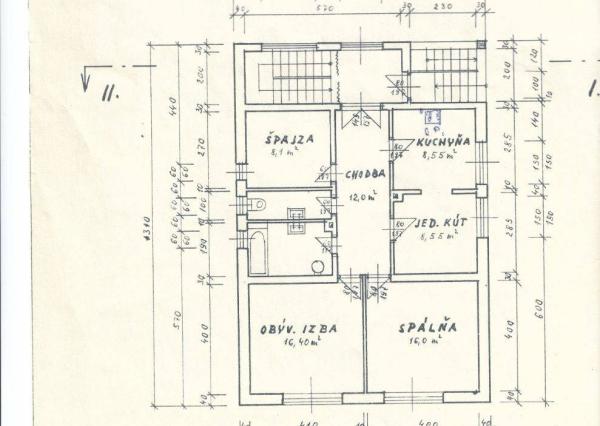Priestranný poschodový rodinný dom v centre Radošiny