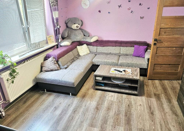 RODINNÝ DOM- VEĽKÉ CHLIEVANY- POZEMOK 1001 m2- 5 IZBOVÝ