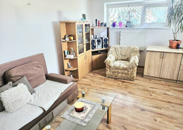 RODINNÝ DOM- VEĽKÉ CHLIEVANY- POZEMOK 1001 m2- 5 IZBOVÝ