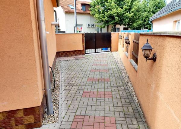 REZERVOVANÉ...Rodinný dom po rekonštrukcii v blízkom centre, Piešťany