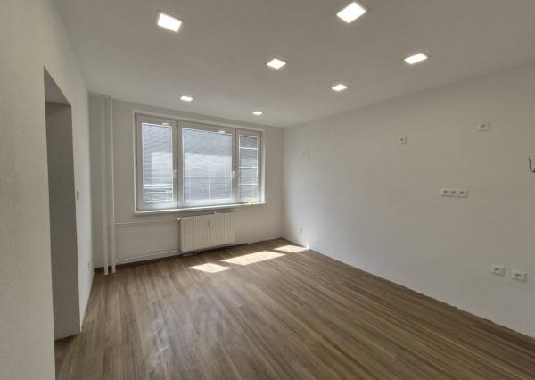 1-izbový byt po kompletnej rekonštrukcii – Zvolen, Pražská ul.