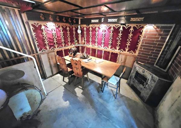 REKREAČNÁ CHATA - / ŠÍPKOV / POZEMOK 1209 m2  / DVOJPODLAŽNÁ