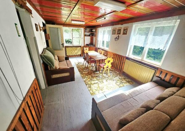 REKREAČNÁ CHATA - / ŠÍPKOV / POZEMOK 1209 m2  / DVOJPODLAŽNÁ