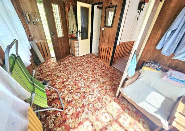 REKREAČNÁ CHATA - / ŠÍPKOV / POZEMOK 1209 m2  / DVOJPODLAŽNÁ