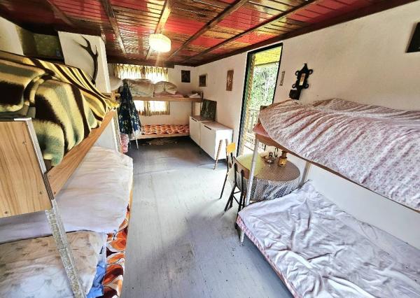 REKREAČNÁ CHATA - / ŠÍPKOV / POZEMOK 1209 m2  / DVOJPODLAŽNÁ