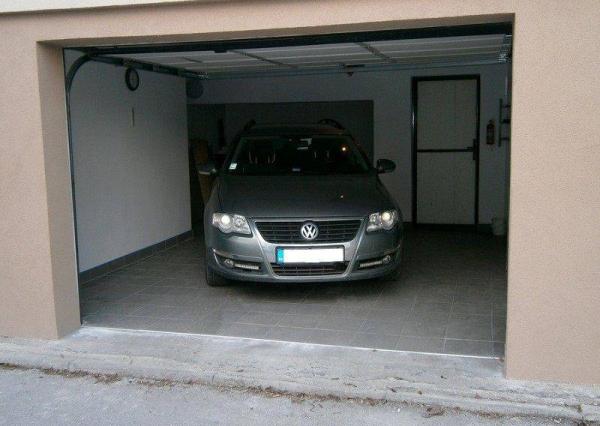 Na prenájom garáž 32m2 - Vodárenská ulica, Piešťany