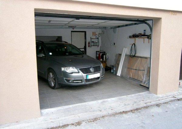 Na prenájom garáž 32m2 - Vodárenská ulica, Piešťany