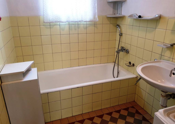 2-podlažný rodinný dom 320 m2 s pozemkom 1518 m2 - Bzince p. Javorinou