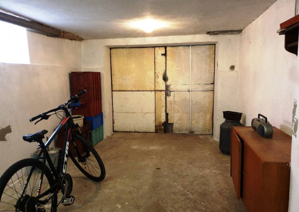 2-podlažný rodinný dom 320 m2 s pozemkom 1518 m2 - Bzince p. Javorinou