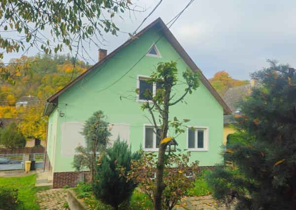 3 izbový dom v obci Lednica -Prenájom 