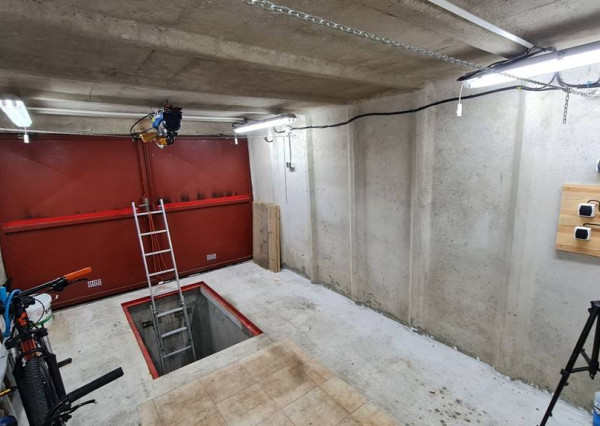 Monolitická betónová garáž s montážnou jamou a pivnicou - NMnV