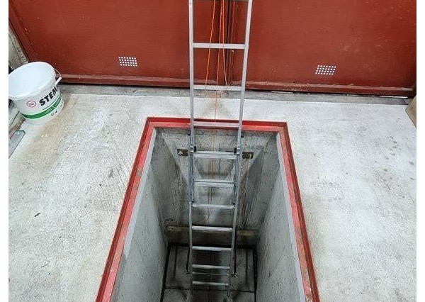 Monolitická betónová garáž s montážnou jamou a pivnicou - NMnV