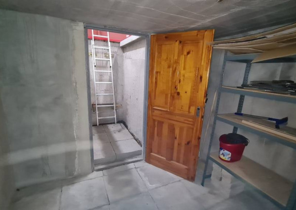 Monolitická betónová garáž s montážnou jamou a pivnicou - NMnV