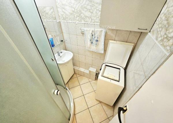 1 IZBOVÝ BYT BÁNOVCE NAD BEBRAVOU/ VEĹKOMETRÁŽNY / 42 m2/BALKÓN