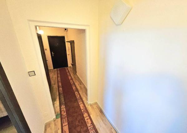 1 IZBOVÝ BYT BÁNOVCE NAD BEBRAVOU/ VEĹKOMETRÁŽNY / 42 m2/BALKÓN