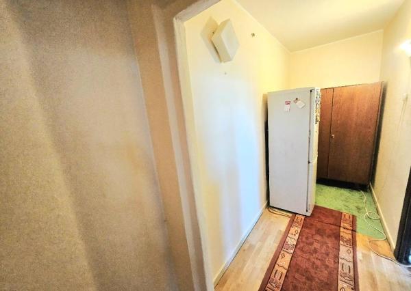 1 IZBOVÝ BYT BÁNOVCE NAD BEBRAVOU/ VEĹKOMETRÁŽNY / 42 m2/BALKÓN