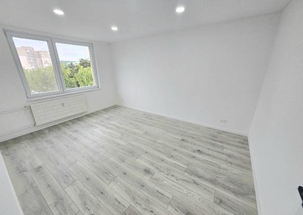 3 izbový byt Bánovce nad Bebravou/CENTRUM- STRED/NOVÁ REKONŠTRUKCIA