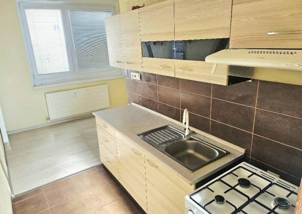 2,5 izbový byt Bánovce nad Bebravou/CENTRUM- STRED/KOMLETNÁ REKONŠTRUK