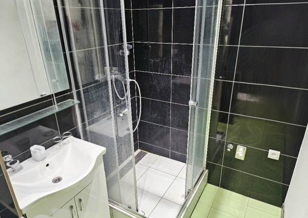 2,5 izbový byt Bánovce nad Bebravou/CENTRUM- STRED/KOMLETNÁ REKONŠTRUK