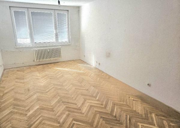 3 izbový byt Bánovce nad Bebravou - 76 m2/ SEVER / BALKÓN/ PIVNICA