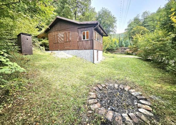 REKREAČNÁ CHATA-34m2 /UHROVEC- STRIEBORNICA/POZEMOK 491 m