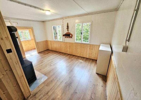 REKREAČNÁ CHATA-34m2 /UHROVEC- STRIEBORNICA/POZEMOK 491 m