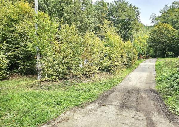 REKREAČNÁ CHATA-34m2 /UHROVEC- STRIEBORNICA/POZEMOK 491 m