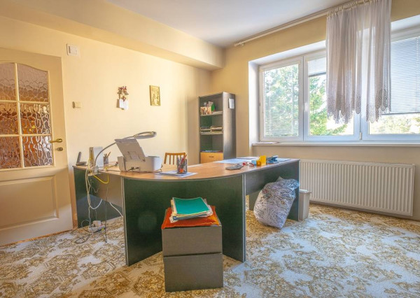 krásny 4-izbový byt s lodžiou a balkónom, 113 m², ul. Slavičie údolie,