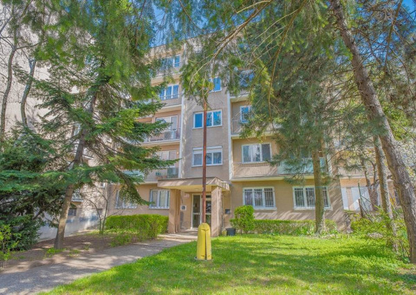 krásny 4-izbový byt s lodžiou a balkónom, 113 m², ul. Slavičie údolie,