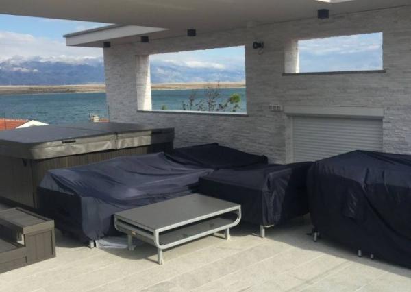 OSTROV VIR, luxusná  2-podlažná apartmánová villa v blízkosti pláže