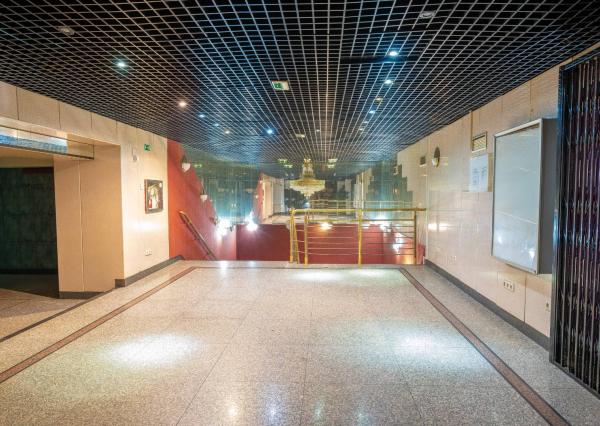 Obchodný priestor, 1207 m², Cintorínska ul, BA–I Staré Mesto