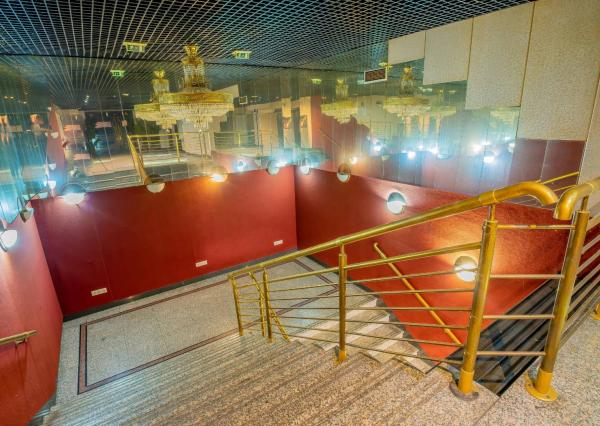 Obchodný priestor, 1207 m², Cintorínska ul, BA–I Staré Mesto