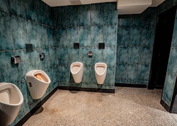 Obchodný priestor, 1207 m², Cintorínska ul, BA–I Staré Mesto