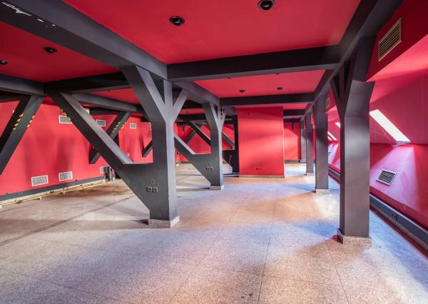 Obchodný priestor, 1207 m², Cintorínska ul, BA–I Staré Mesto