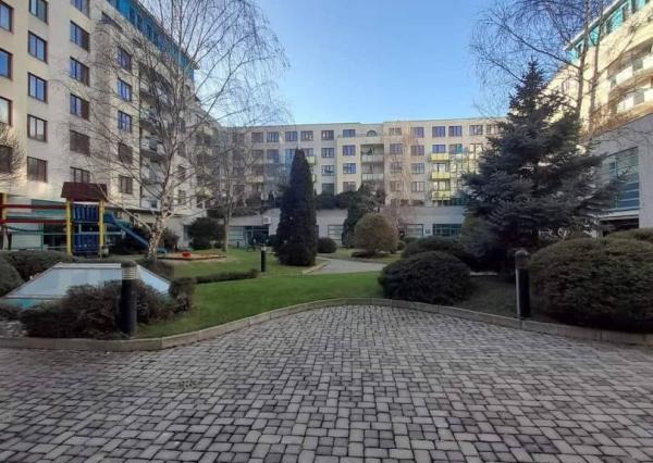 Na predaj obchodný priestor v polyfunkčnej budove, Vajnorská ul.